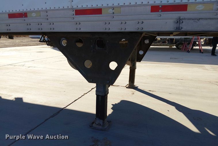 image for item EE5052 2010 Utility VS2RA refrigerated van trailer