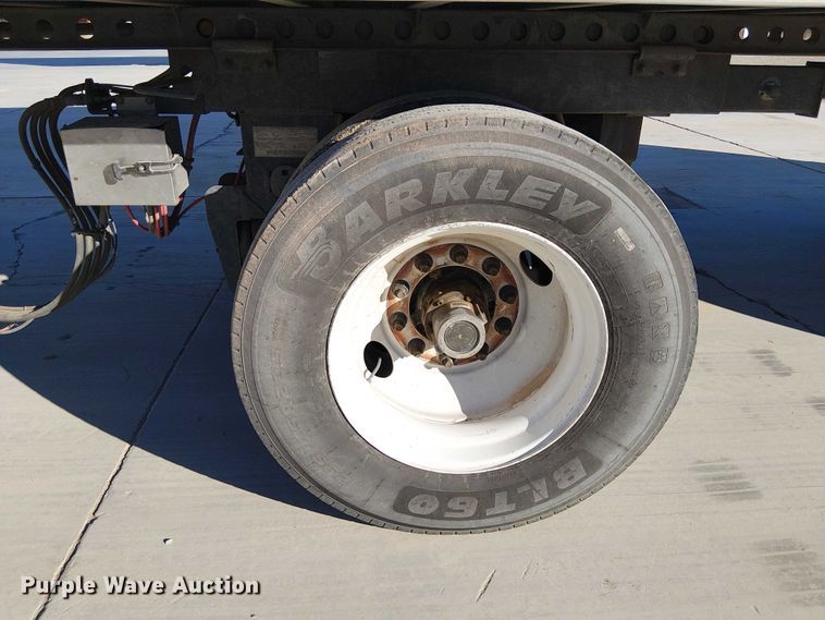 image for item EE5052 2010 Utility VS2RA refrigerated van trailer