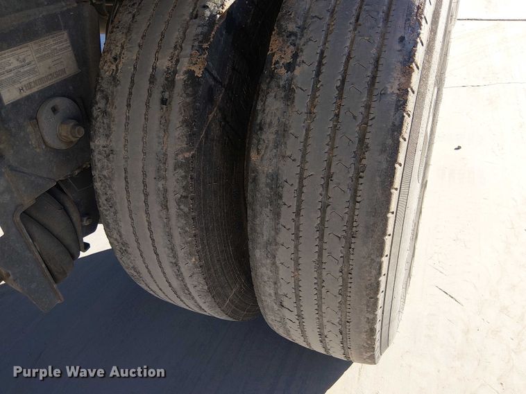 image for item EE5052 2010 Utility VS2RA refrigerated van trailer