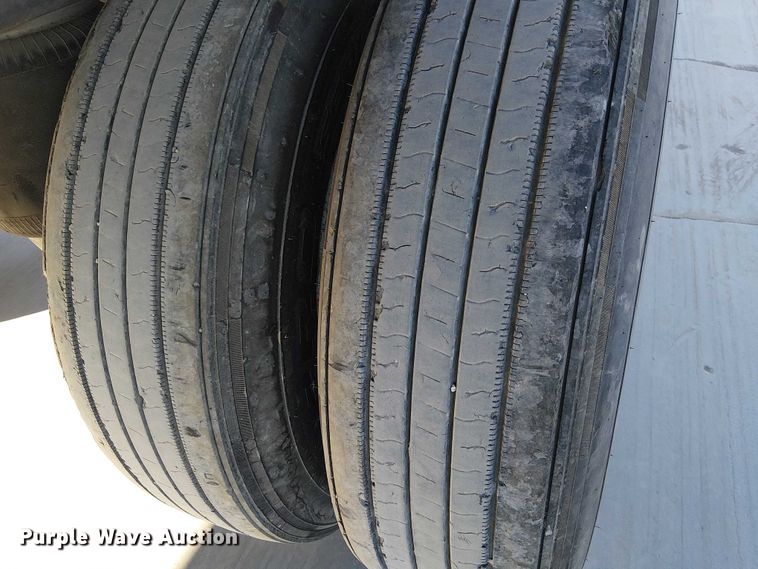 image for item EE5052 2010 Utility VS2RA refrigerated van trailer