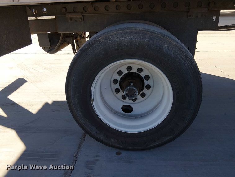 image for item EE5052 2010 Utility VS2RA refrigerated van trailer