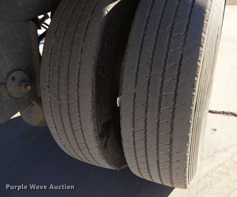 image for item EE5052 2010 Utility VS2RA refrigerated van trailer