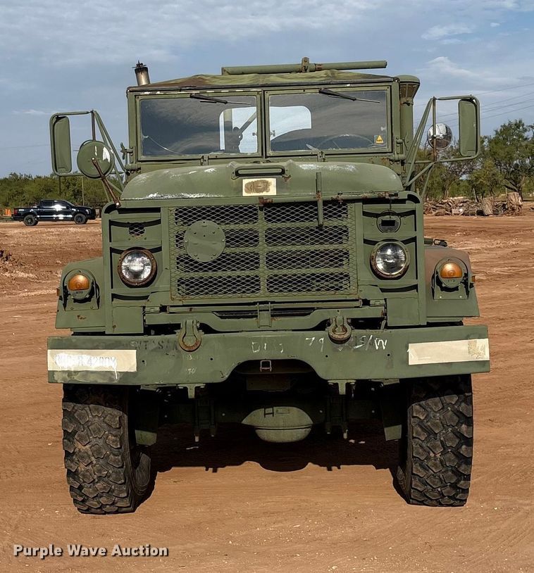 image for item EF6077 1992 BMY M931A2 semi truck