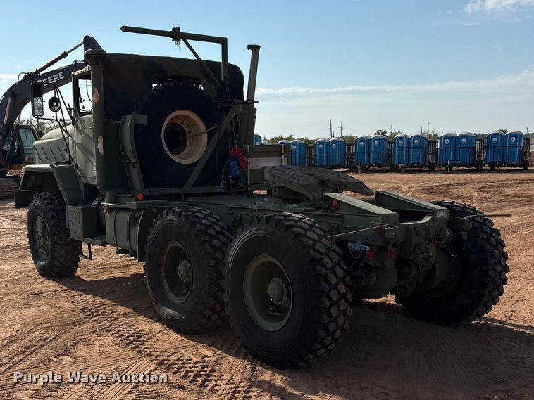 image for item EF6077 1992 BMY M931A2 semi truck