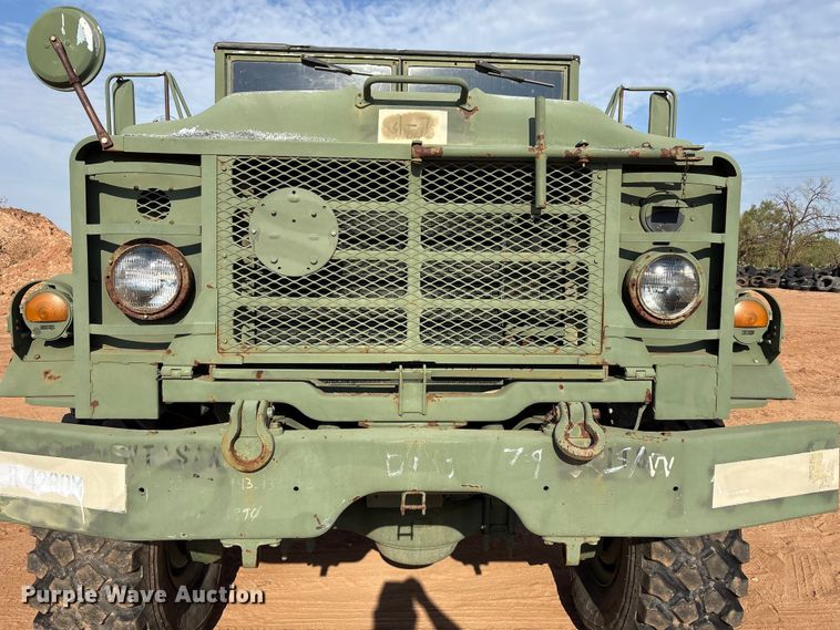 image for item EF6077 1992 BMY M931A2 semi truck