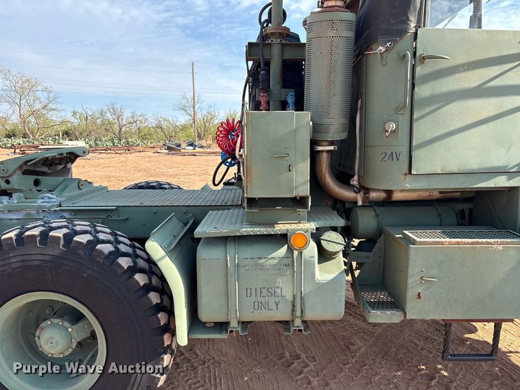 image for item EF6077 1992 BMY M931A2 semi truck