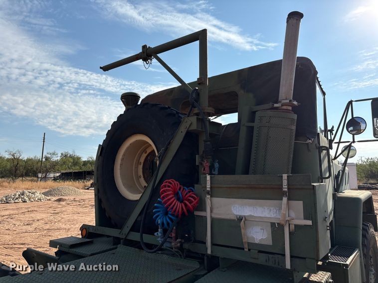 image for item EF6077 1992 BMY M931A2 semi truck