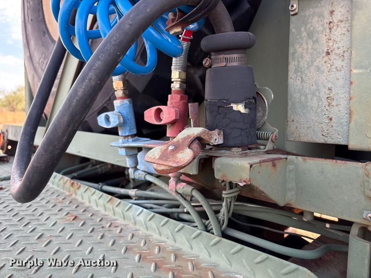 image for item EF6077 1992 BMY M931A2 semi truck