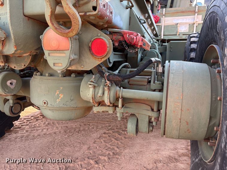 image for item EF6077 1992 BMY M931A2 semi truck