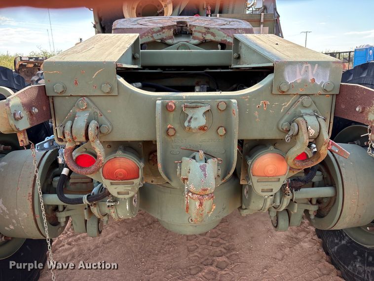 image for item EF6077 1992 BMY M931A2 semi truck