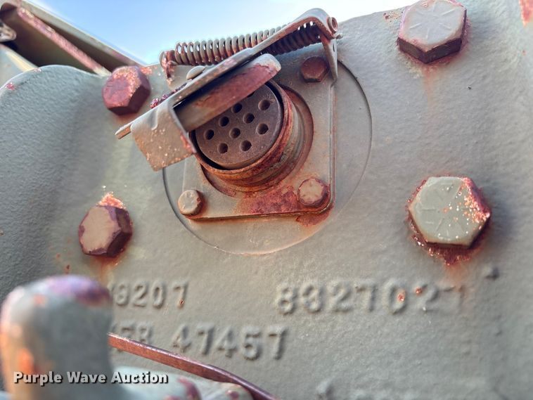 image for item EF6077 1992 BMY M931A2 semi truck