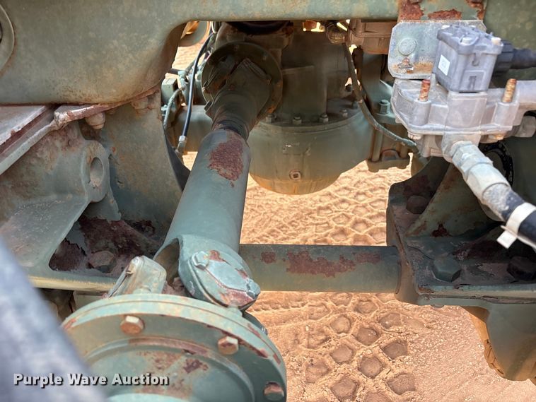 image for item EF6077 1992 BMY M931A2 semi truck