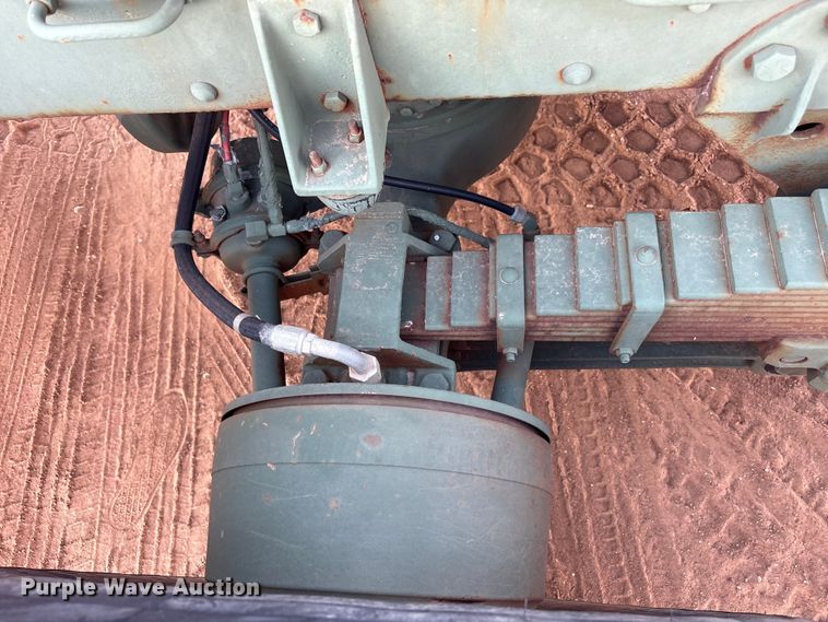 image for item EF6077 1992 BMY M931A2 semi truck