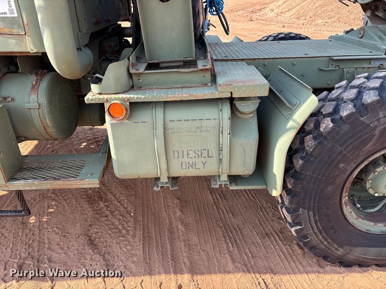 image for item EF6077 1992 BMY M931A2 semi truck