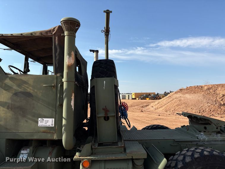 image for item EF6077 1992 BMY M931A2 semi truck