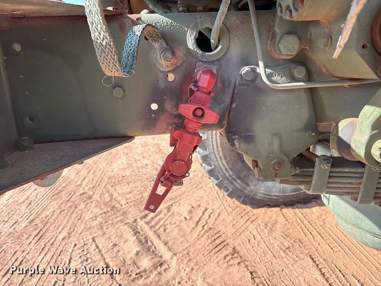 image for item EF6077 1992 BMY M931A2 semi truck