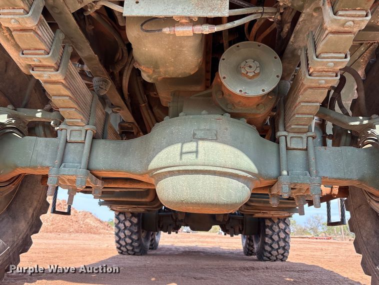 image for item EF6077 1992 BMY M931A2 semi truck