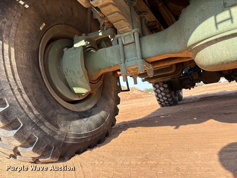 image for item EF6077 1992 BMY M931A2 semi truck