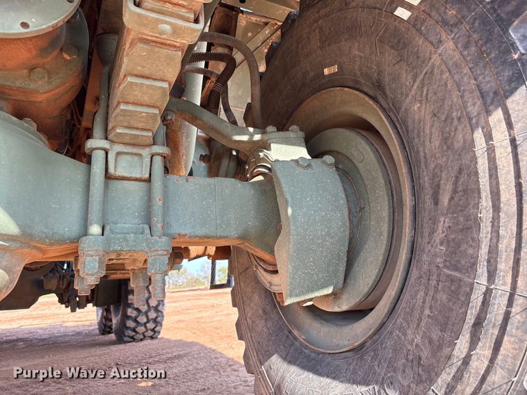 image for item EF6077 1992 BMY M931A2 semi truck