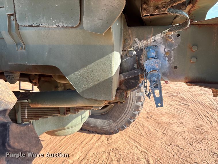 image for item EF6077 1992 BMY M931A2 semi truck