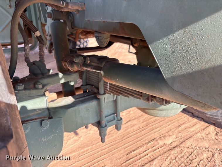 image for item EF6077 1992 BMY M931A2 semi truck