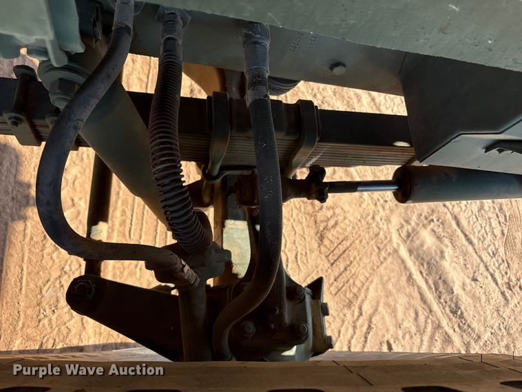 image for item EF6077 1992 BMY M931A2 semi truck