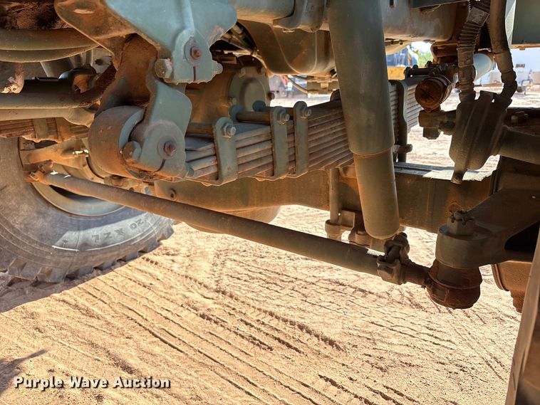 image for item EF6077 1992 BMY M931A2 semi truck