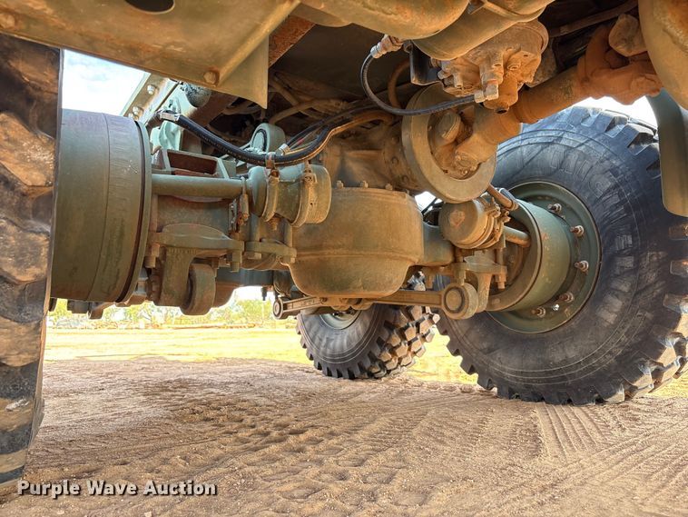 image for item EF6077 1992 BMY M931A2 semi truck