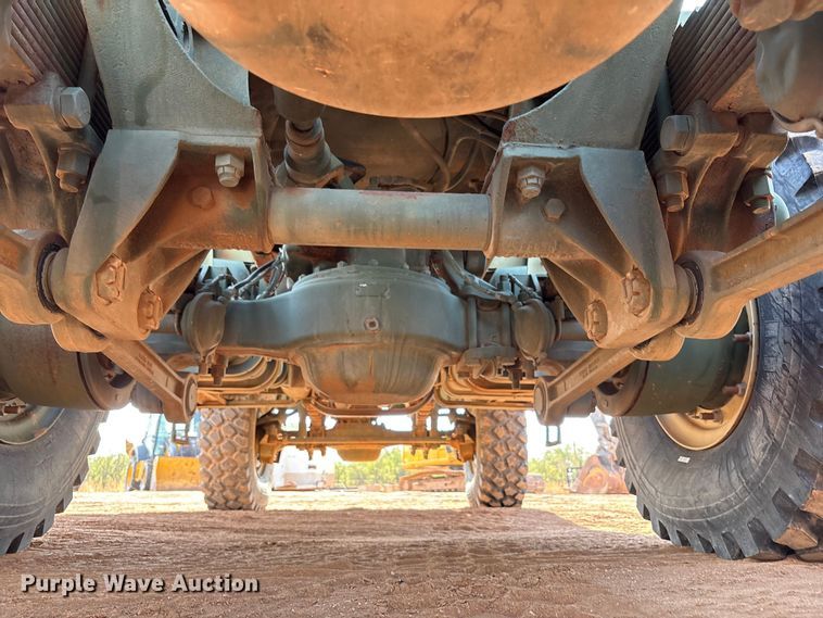 image for item EF6077 1992 BMY M931A2 semi truck