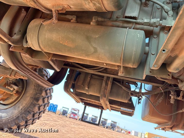 image for item EF6077 1992 BMY M931A2 semi truck