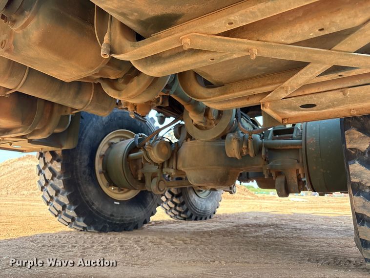 image for item EF6077 1992 BMY M931A2 semi truck