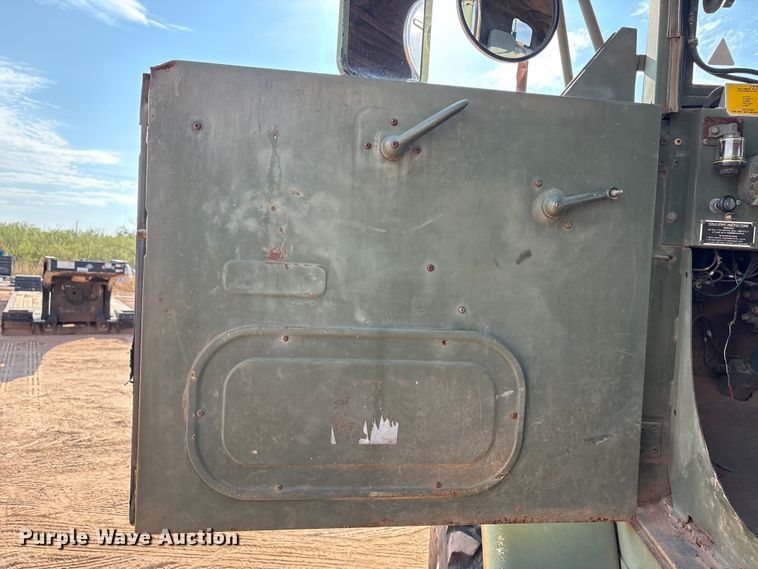 image for item EF6077 1992 BMY M931A2 semi truck