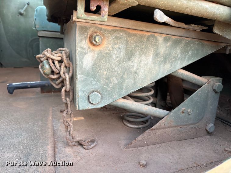 image for item EF6077 1992 BMY M931A2 semi truck