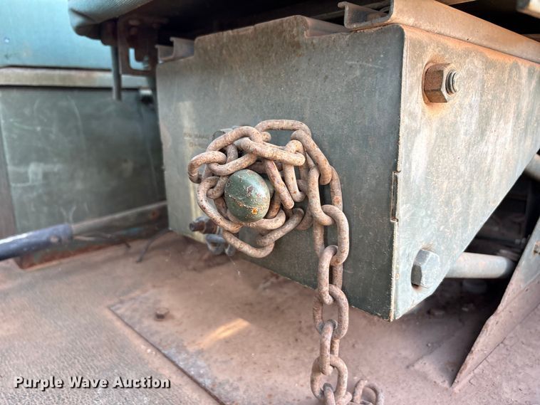 image for item EF6077 1992 BMY M931A2 semi truck