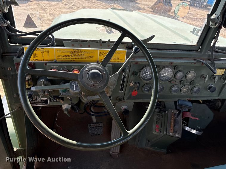 image for item EF6077 1992 BMY M931A2 semi truck