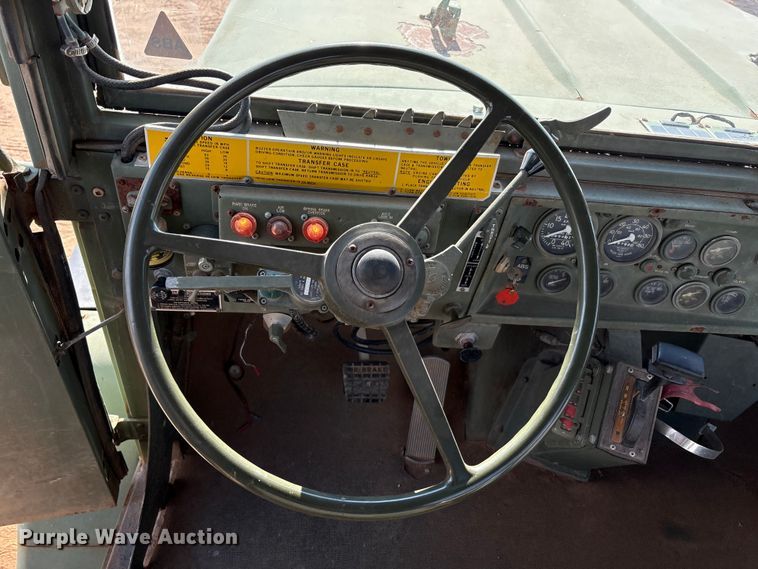 image for item EF6077 1992 BMY M931A2 semi truck