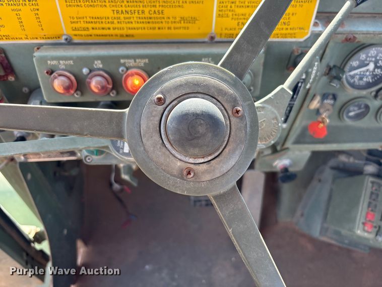 image for item EF6077 1992 BMY M931A2 semi truck