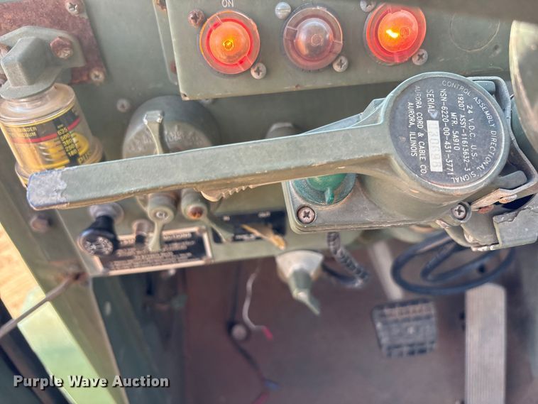 image for item EF6077 1992 BMY M931A2 semi truck