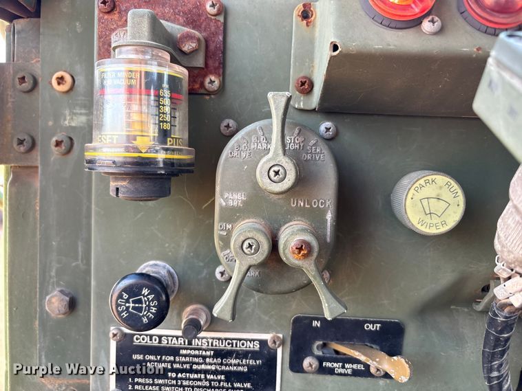 image for item EF6077 1992 BMY M931A2 semi truck