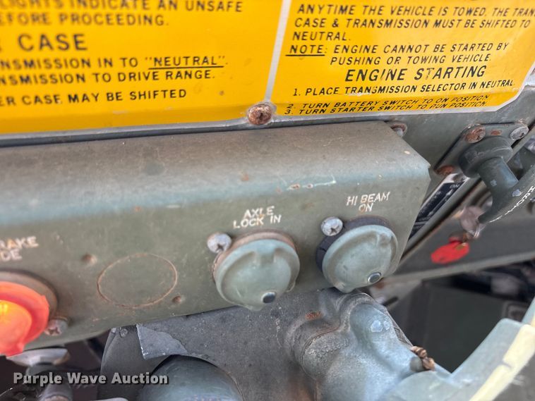 image for item EF6077 1992 BMY M931A2 semi truck