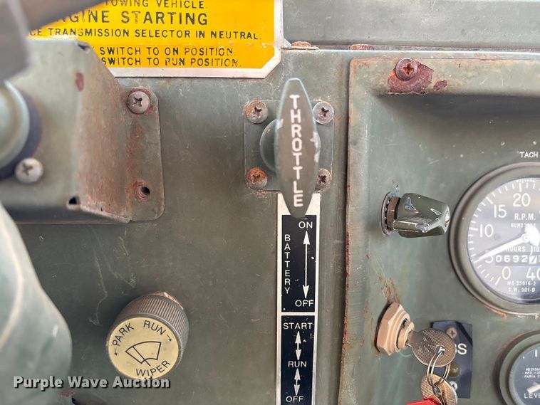 image for item EF6077 1992 BMY M931A2 semi truck