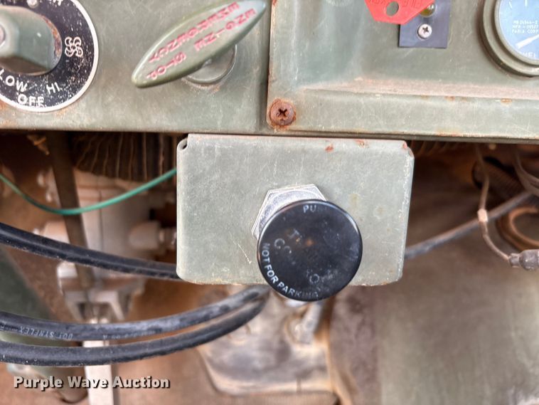 image for item EF6077 1992 BMY M931A2 semi truck