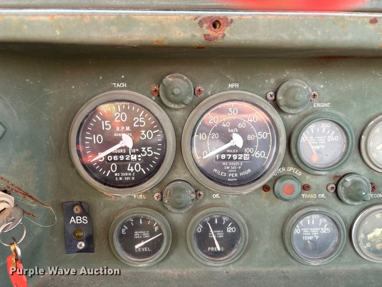 image for item EF6077 1992 BMY M931A2 semi truck