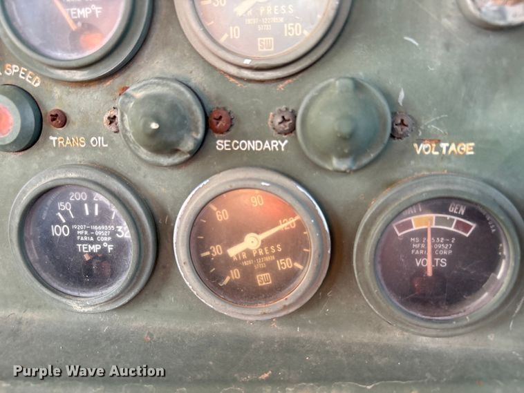 image for item EF6077 1992 BMY M931A2 semi truck