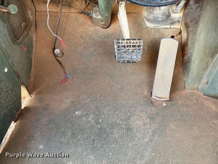 image for item EF6077 1992 BMY M931A2 semi truck