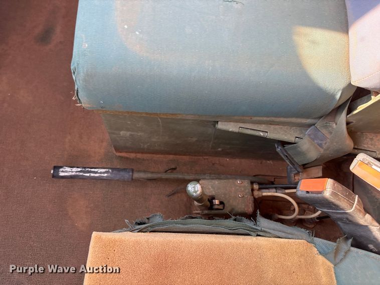 image for item EF6077 1992 BMY M931A2 semi truck