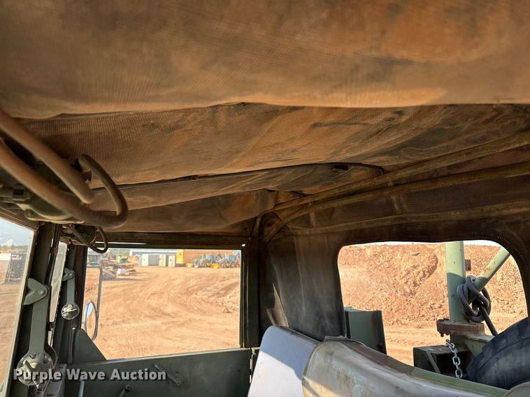 image for item EF6077 1992 BMY M931A2 semi truck