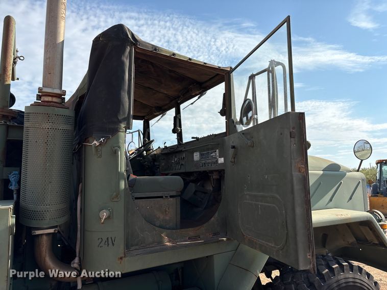 image for item EF6077 1992 BMY M931A2 semi truck