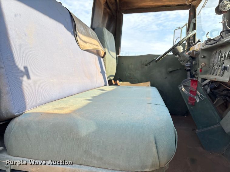 image for item EF6077 1992 BMY M931A2 semi truck