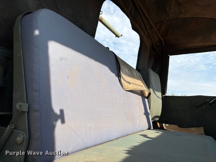 image for item EF6077 1992 BMY M931A2 semi truck